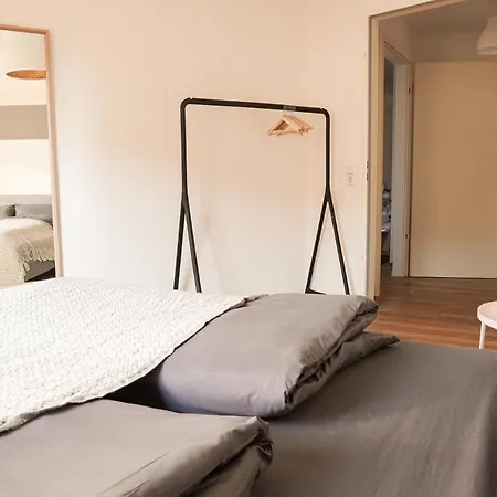 Fullhouse - Halle - Ab7 - Center *