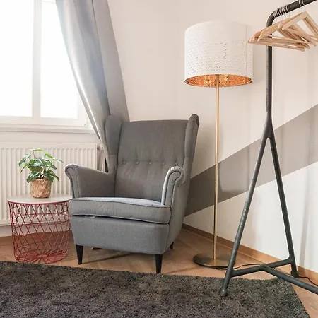 Fullhouse - Halle - Ab7 - Center