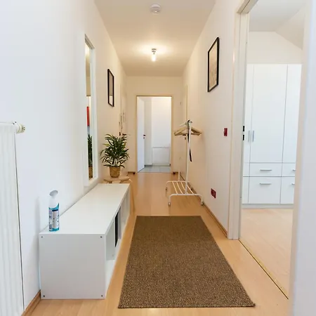 Fullhouse - Halle - Ab7 - Center